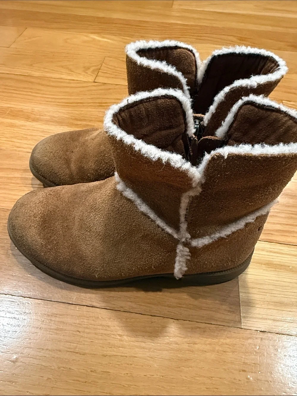 Ugg girls Colette chestnut suede ankle side zipper boots size 11.